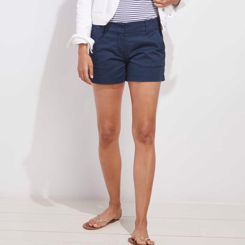 Vineyard Vines 3 1/2 Inch Every Day Shorts in Navy